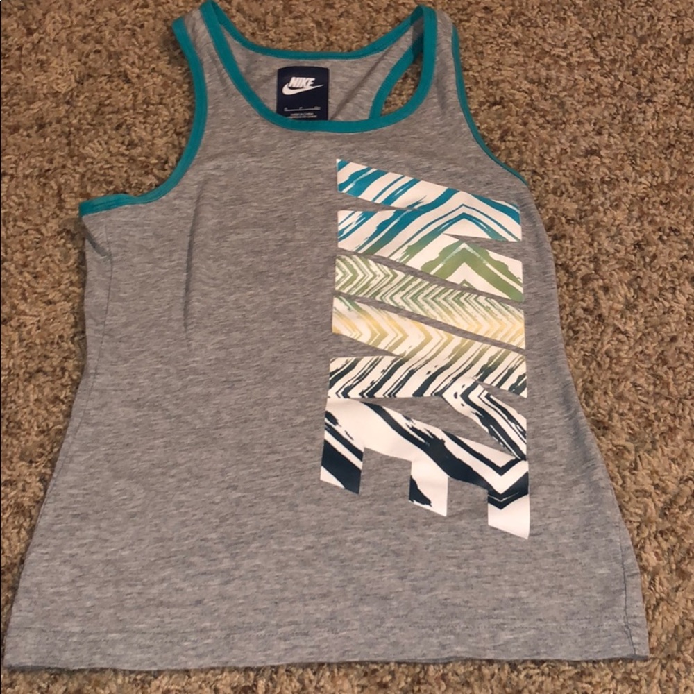Nike tank top size small